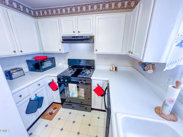 $285,000 | 1431 Beacon Village Drive, Raleigh, NC 27604