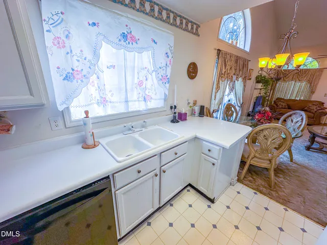 $285,000 | 1431 Beacon Village Drive, Raleigh, NC 27604