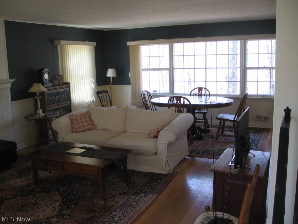 8755 Hillside Road Independence, OH 44131 - Photo 9 of 28
