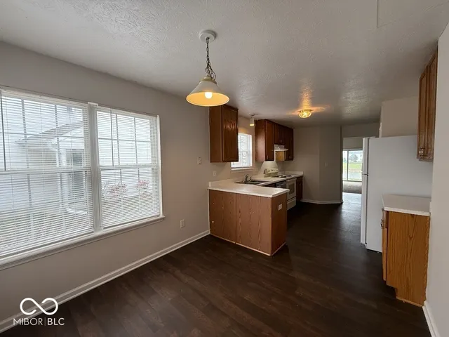 $1,600 | 7202 Parklake Circle, Indianapolis, IN 46217