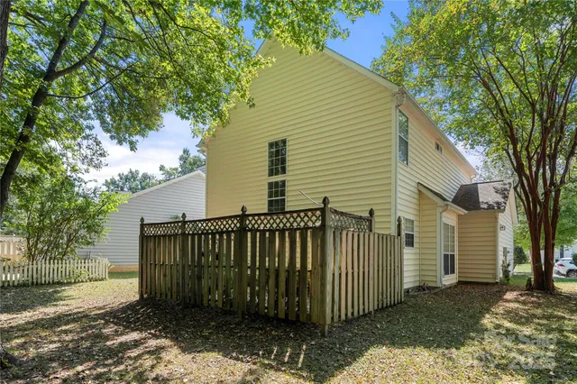 $397,500 | 13233 Lampmeade Lane, Charlotte, NC 28273