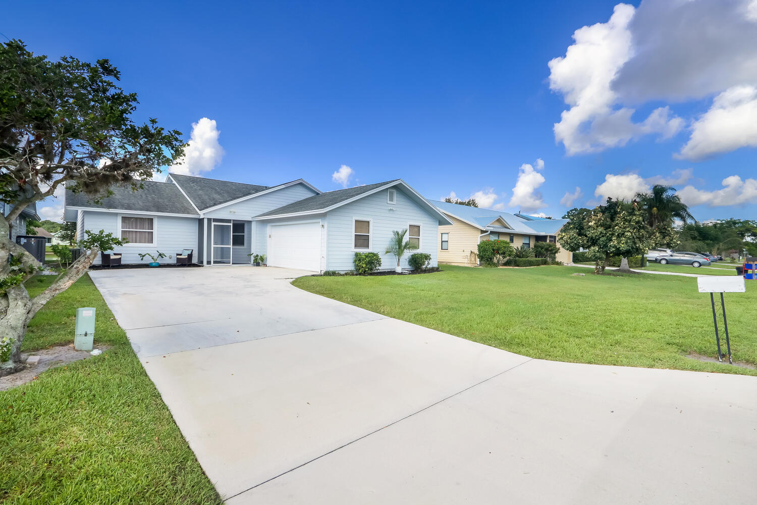 4120 Southeast Jacaranda Street Stuart, FL 34997 - Photo 3 of 37 4120 SE Jacaranda St Stuart FL-large-003