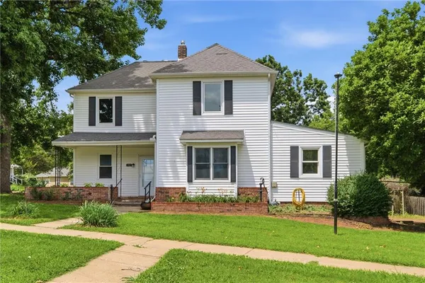 $430,000 | 301 Allcutt Avenue, Bonner Springs, KS 66012