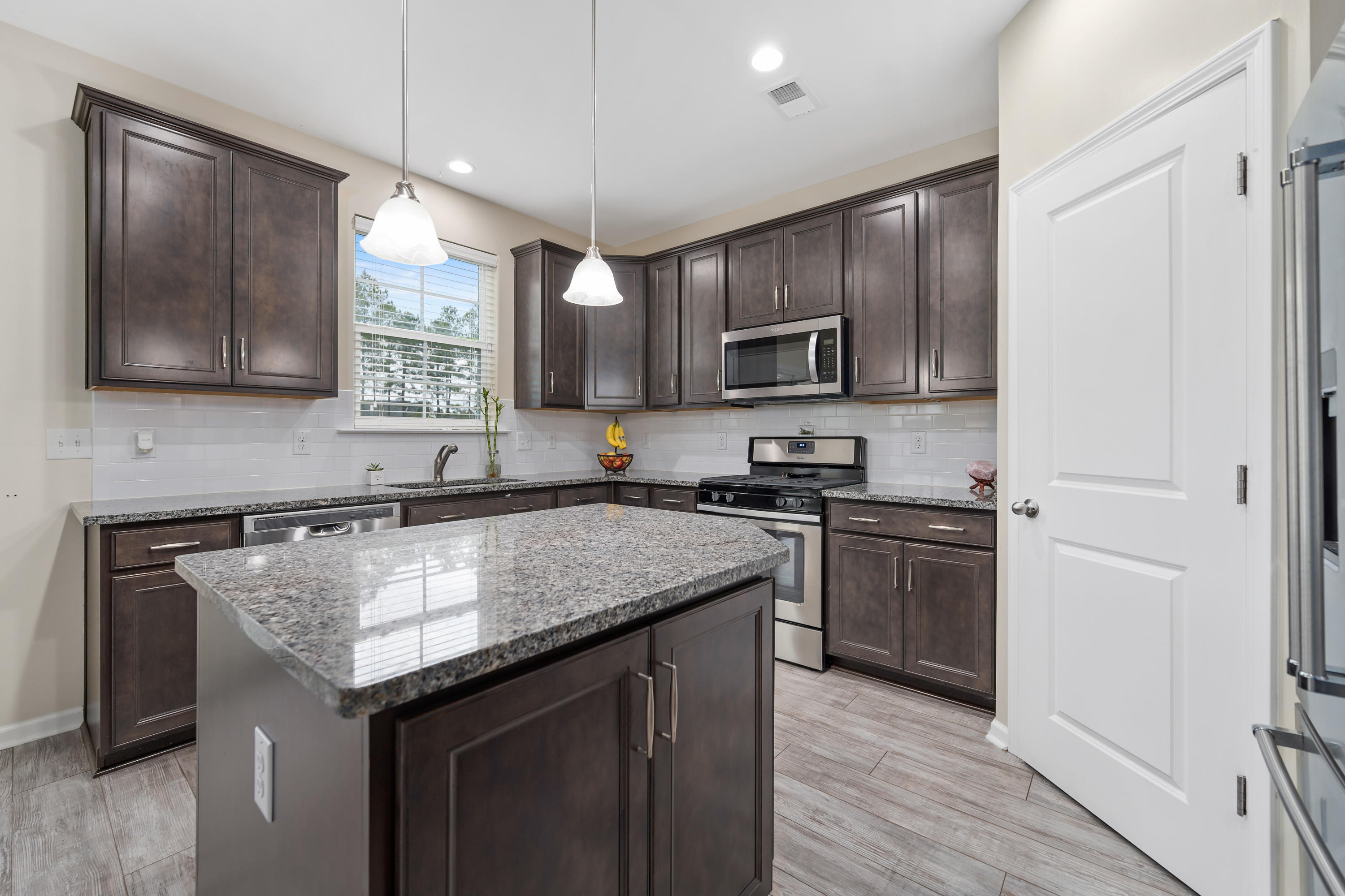 122 Oyama Road Summerville, SC 29486 - Photo 11 of 54 Kitchen with Island