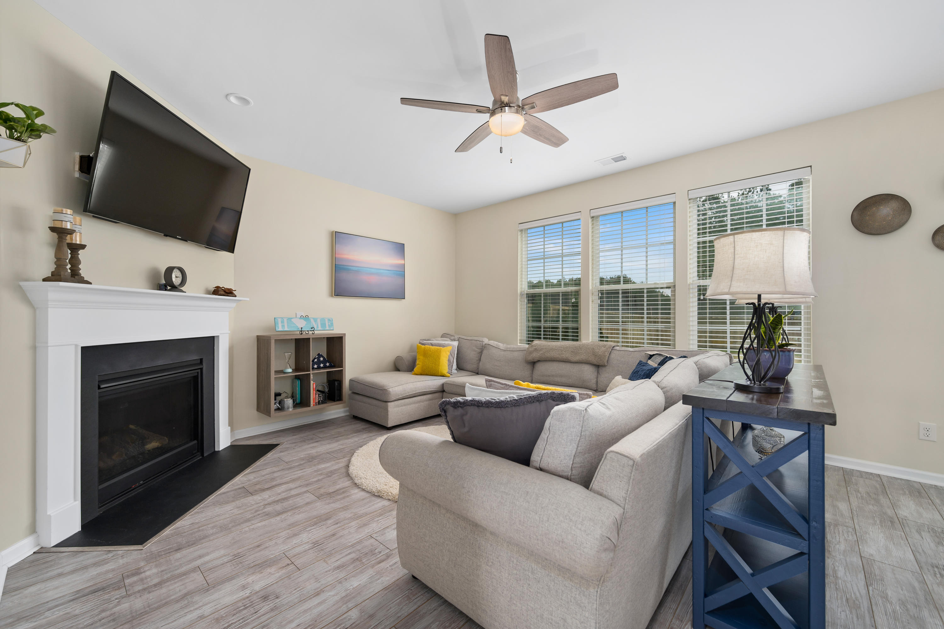 122 Oyama Road Summerville, SC 29486 - Photo 6 of 54 Family Room with Natural Light