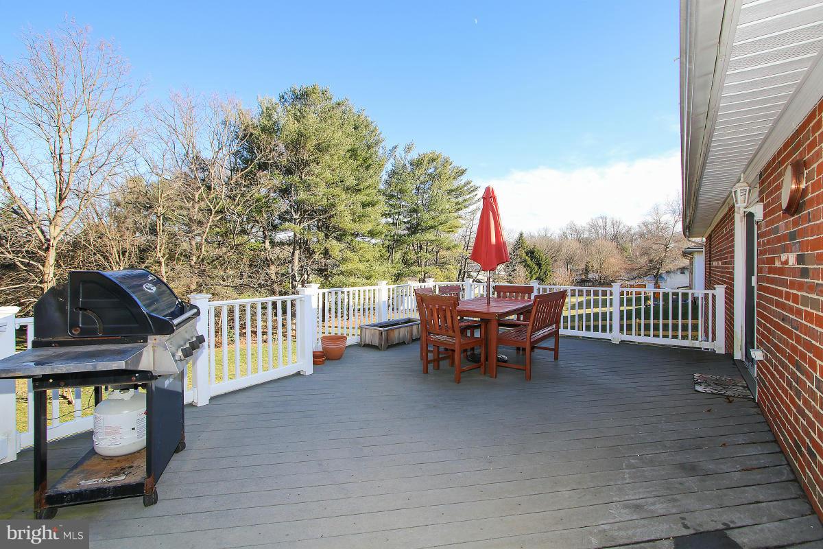 18719 Bloomfield Road Olney, MD 20832 - Photo 12 of 30 Deck