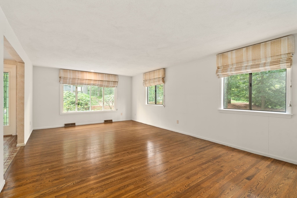 18 Juniper Lane Framingham, MA 01701 - Photo 17 of 42