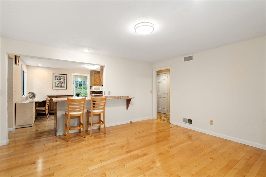 18 Juniper Lane Framingham, MA 01701 - Photo 23 of 42