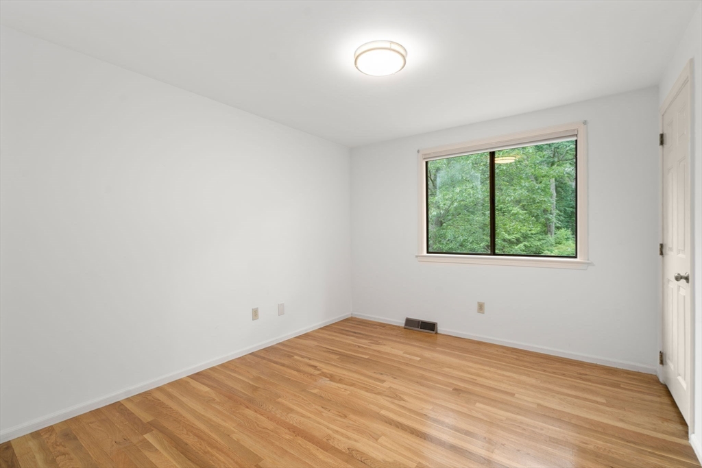 18 Juniper Lane Framingham, MA 01701 - Photo 34 of 42