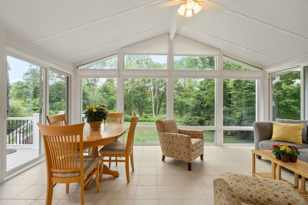 18 Juniper Lane Framingham, MA 01701 - Photo 5 of 42