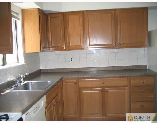 7804 Hana Road Edison, NJ 08817 - Photo 4 of 10 Gallery Image 4