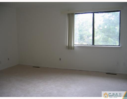 7804 Hana Road Edison, NJ 08817 - Photo 7 of 10 Gallery Image 7