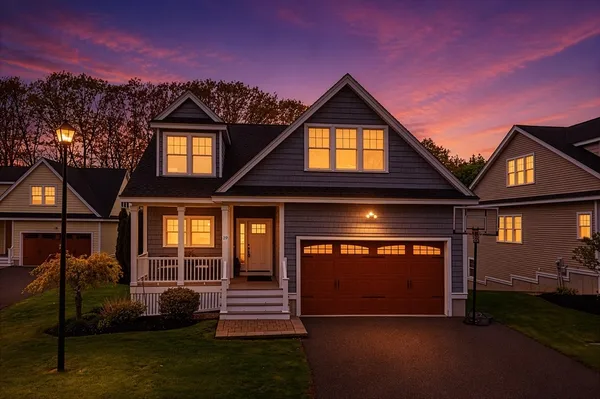 $899,900 | 19 Edmunds Cove, Unit 19, Danvers, MA 01923