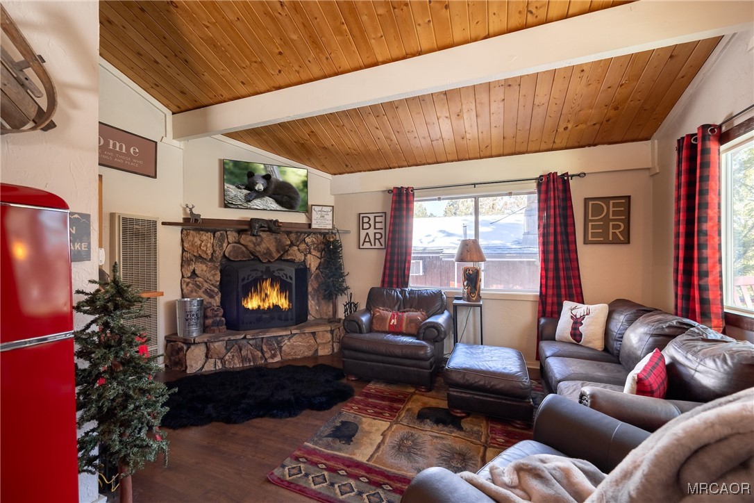 742 Cedar Lane Sugarloaf, CA 92386 - Photo 2 of 22 a living room with furniture and a fireplace