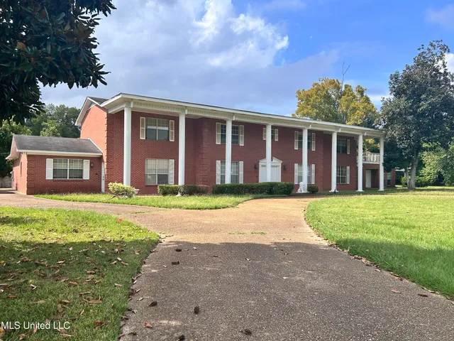 $320,000 | 1101 Hall Mark Drive, Jackson, MS 39206