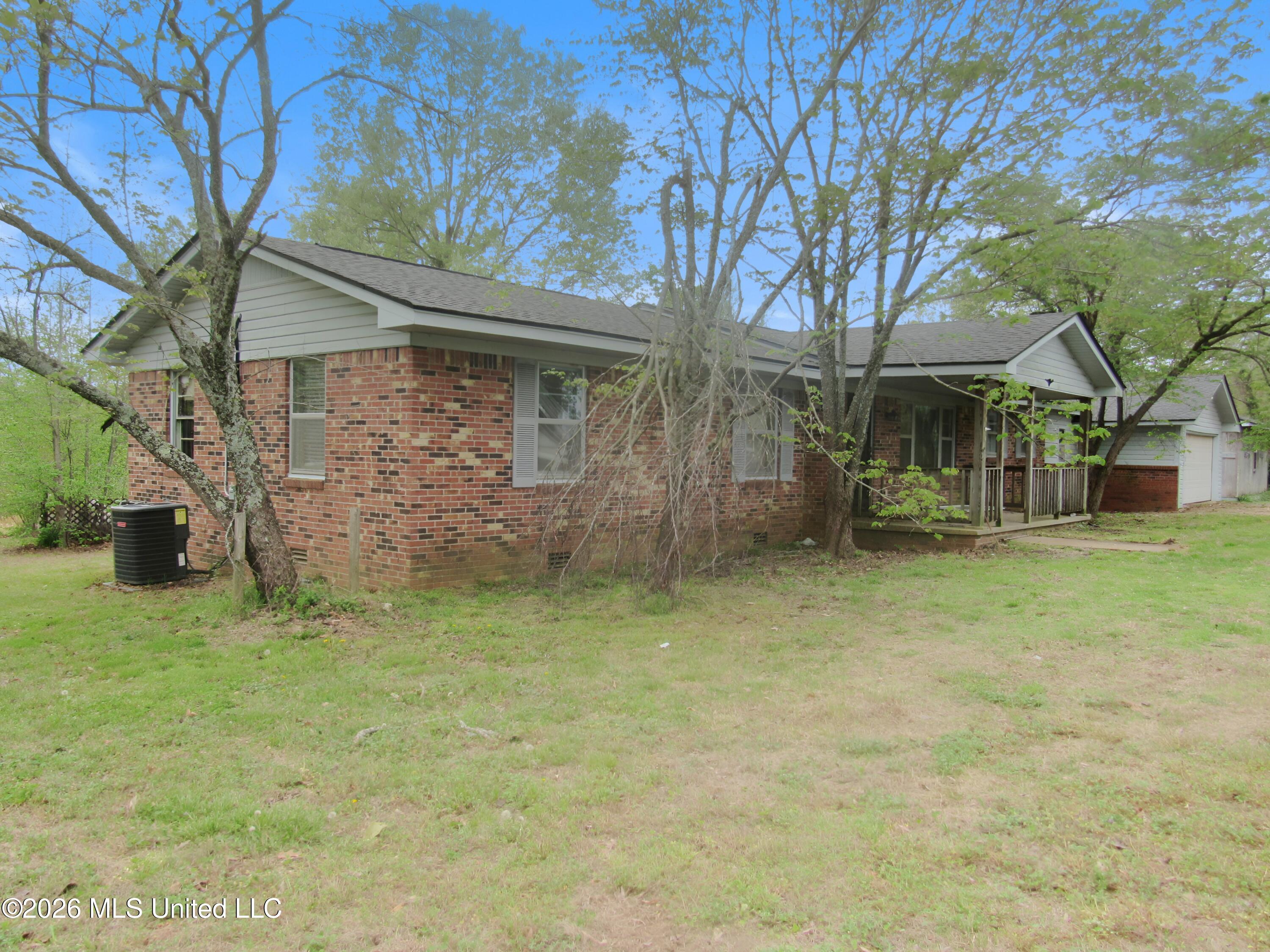461 Cypress Corner Road Senatobia, MS 38668 - Photo 2 of 20 IMG_7549