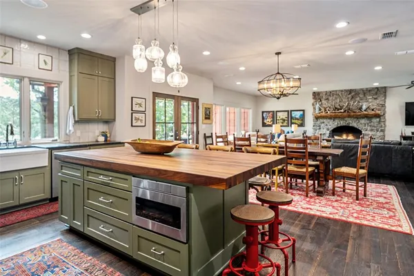 $1,500,000 | 913 Private Road 6665, Mineola, TX 75773