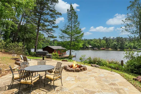 $1,500,000 | 913 Private Road 6665, Mineola, TX 75773