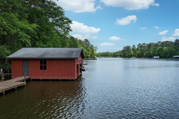 $1,500,000 | 913 Private Road 6665, Mineola, TX 75773