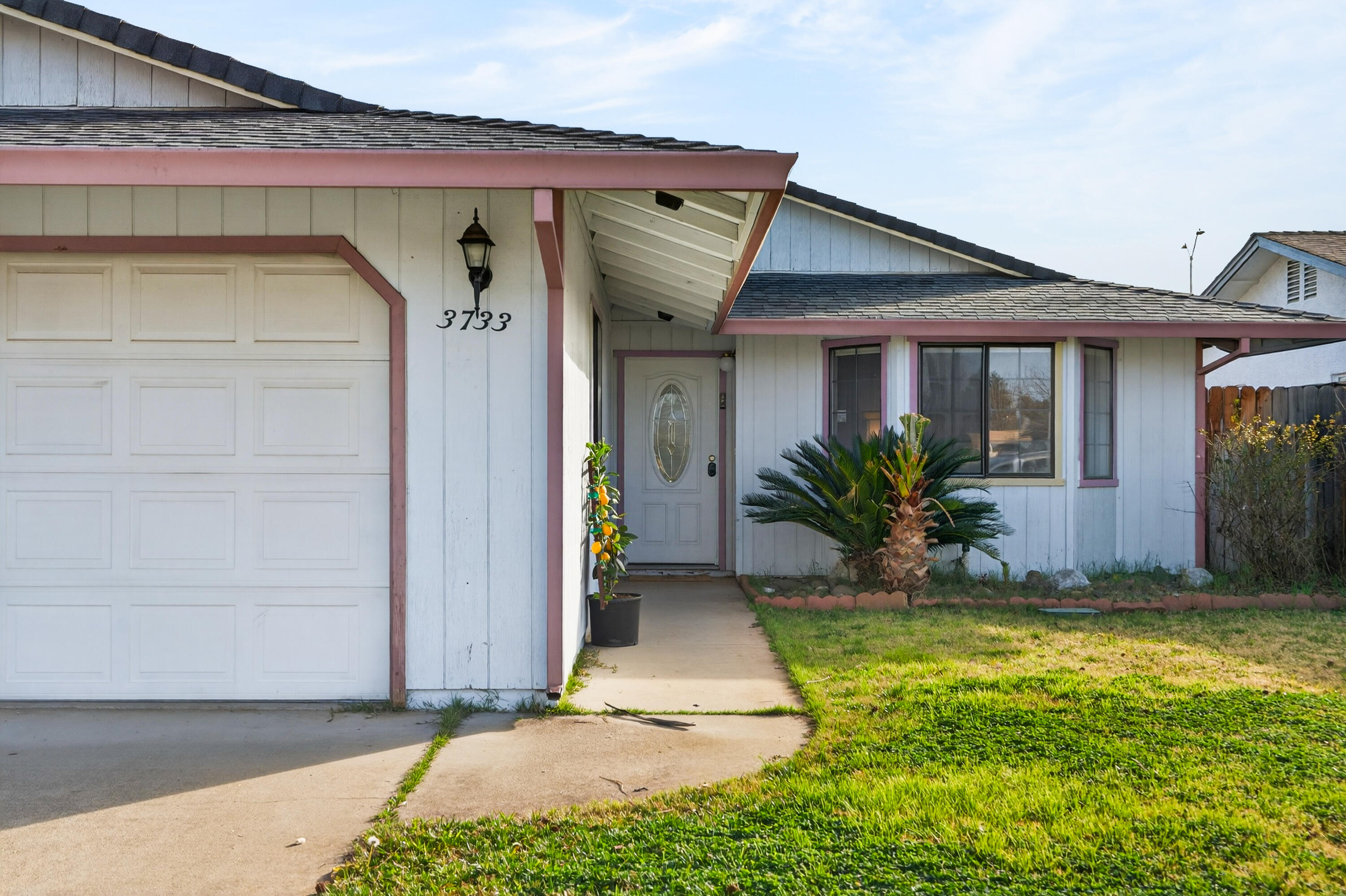 3733 Capricorn Way Redding, CA 96002 - Photo 3 of 28 3733 Capricorn-02626