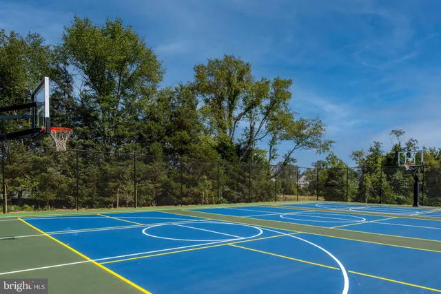 a view of a tennis court