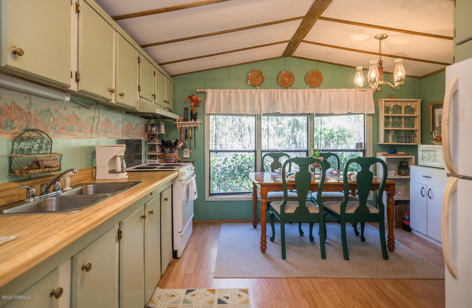 16 Finch Road St. Helena Island, SC 29920 - Photo 4 of 15 Kitchen/Dining