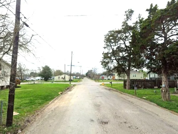 $14,499 | 209 Moutray Avenue, Wharton, TX 77488