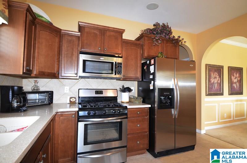 995 Valley Circle Leeds, AL 35094 - Photo 3 of 23