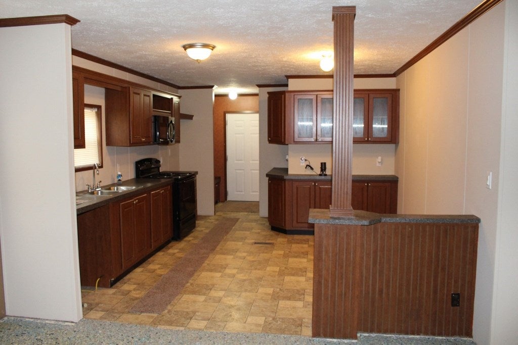 126 Ridgeview Drive Milton, WV 25541 - Photo 5 of 27 Gallery Image 5