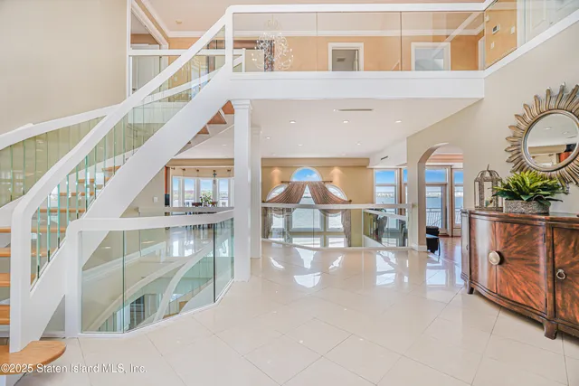 $3,977,000 | 30 Aviva Court | Tottenville