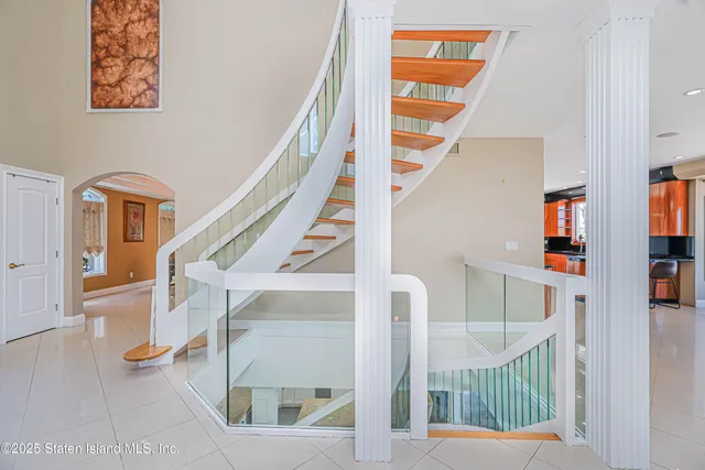 $3,977,000 | 30 Aviva Court | Tottenville