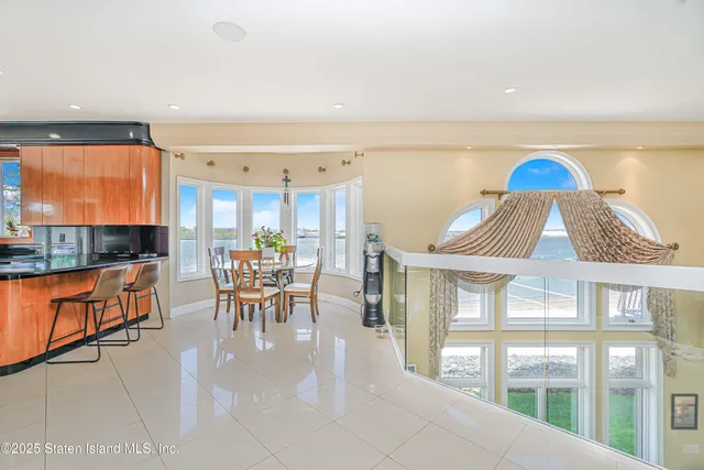 $3,977,000 | 30 Aviva Court | Tottenville