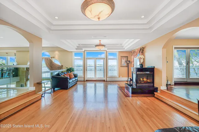 $3,977,000 | 30 Aviva Court | Tottenville