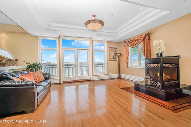 $3,977,000 | 30 Aviva Court | Tottenville