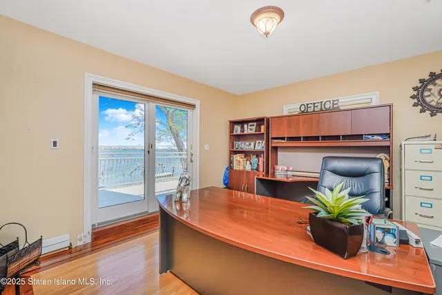 $3,977,000 | 30 Aviva Court | Tottenville