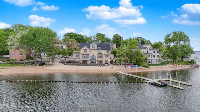$3,977,000 | 30 Aviva Court | Tottenville