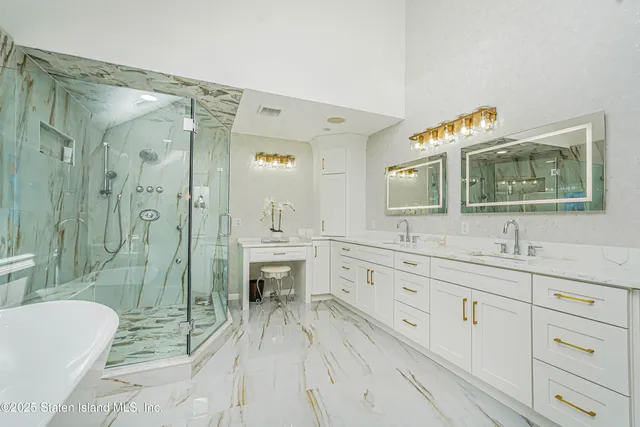 $3,977,000 | 30 Aviva Court | Tottenville