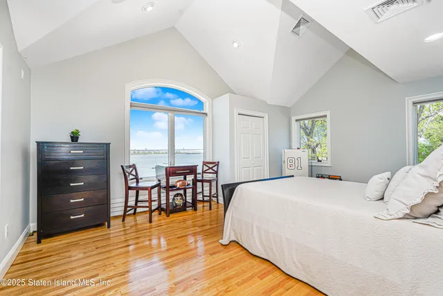 $3,977,000 | 30 Aviva Court | Tottenville