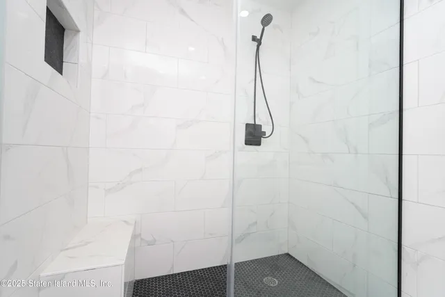 $3,977,000 | 30 Aviva Court | Tottenville