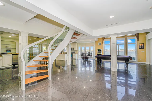 $3,977,000 | 30 Aviva Court | Tottenville