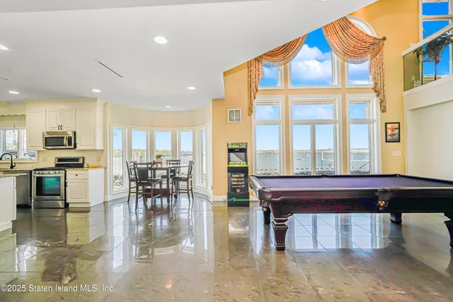 $3,977,000 | 30 Aviva Court | Tottenville