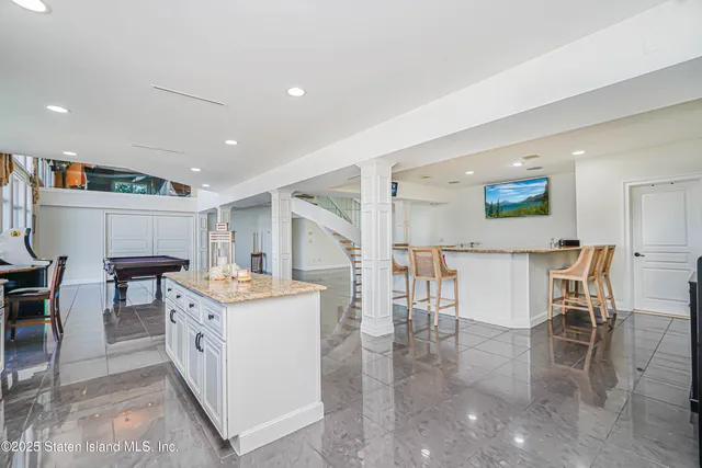 $3,977,000 | 30 Aviva Court | Tottenville