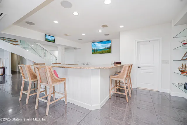 $3,977,000 | 30 Aviva Court | Tottenville