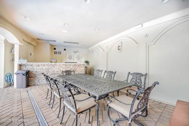 $3,977,000 | 30 Aviva Court | Tottenville