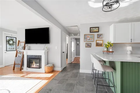 $365,000 | 350 Fort Street, East Providence, RI 02914