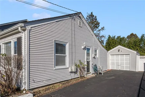 $365,000 | 350 Fort Street, East Providence, RI 02914