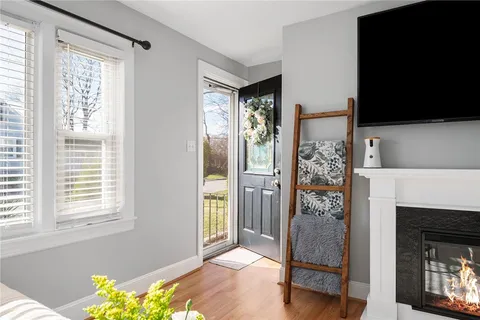 $365,000 | 350 Fort Street, East Providence, RI 02914