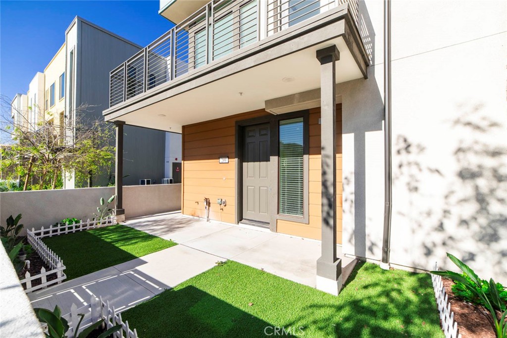 209 Merit Irvine, CA 92618 - Photo 28 of 39 a view of back yard of the house