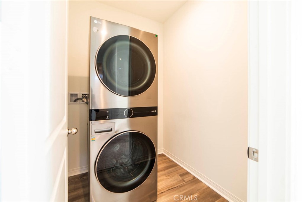 209 Merit Irvine, CA 92618 - Photo 32 of 39 a utility room with dryer and washer