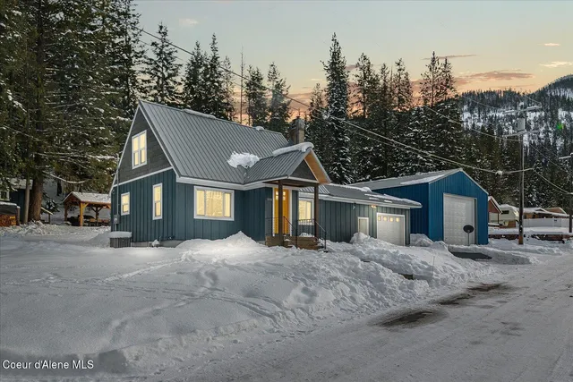 $385,000 | 555 8th Street, Mullan, ID 83846